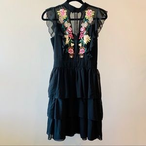 Sleeveless embroidered chiffon cocktail dress, XS